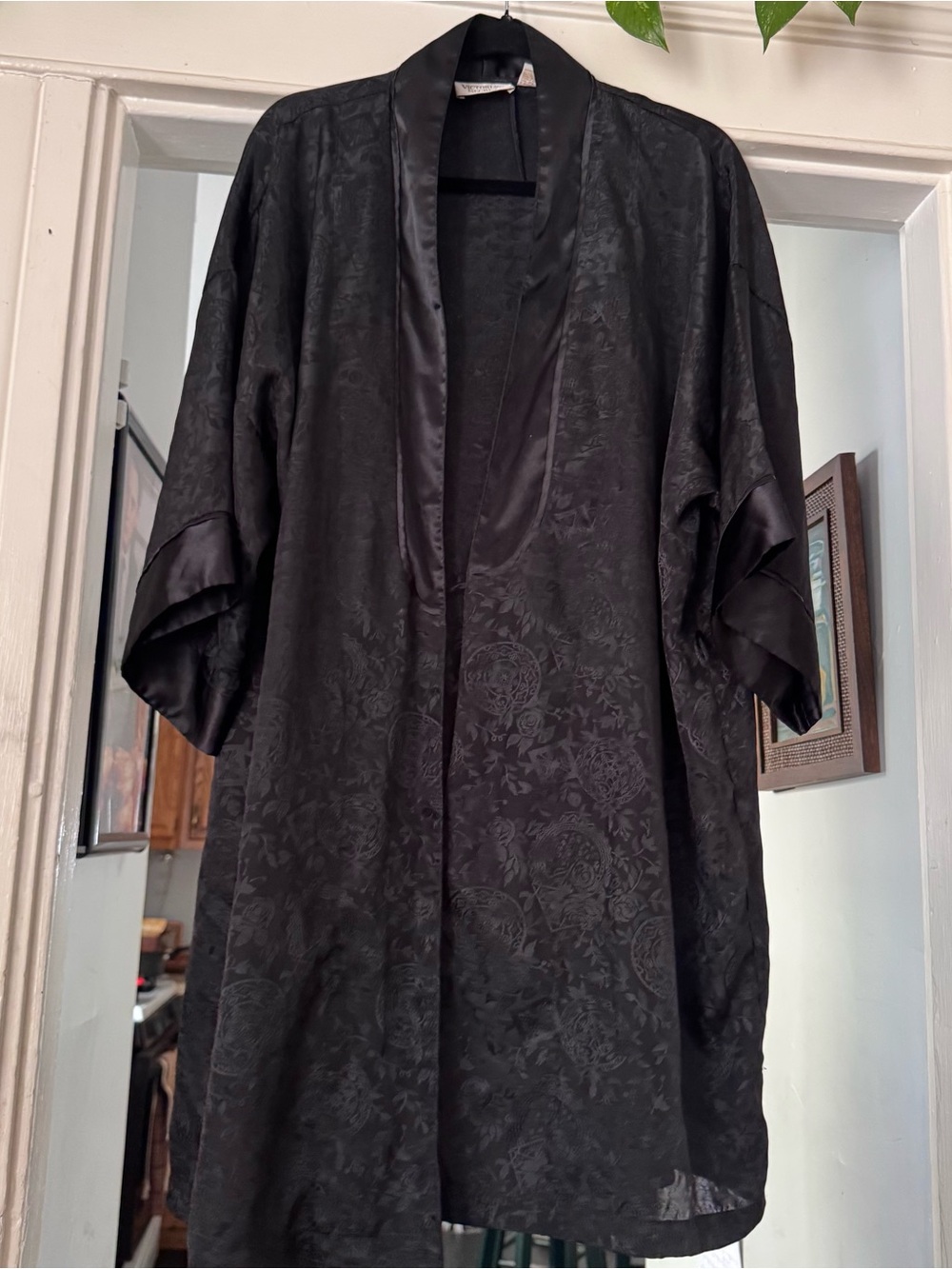 Vintage Victoria's Secret Gold Label black Robe no tie as is floral